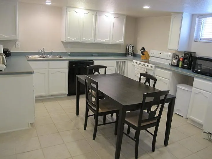 2207 Court St #B — Photo 2