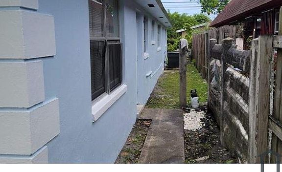2nd image of 1503 NW 8th Ave