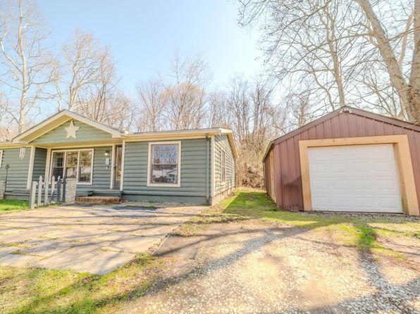 69 Ford Ave SW, Pataskala, OH 43062