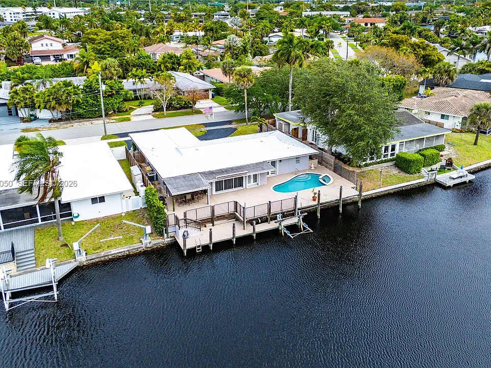 2832 NW 10th Ave