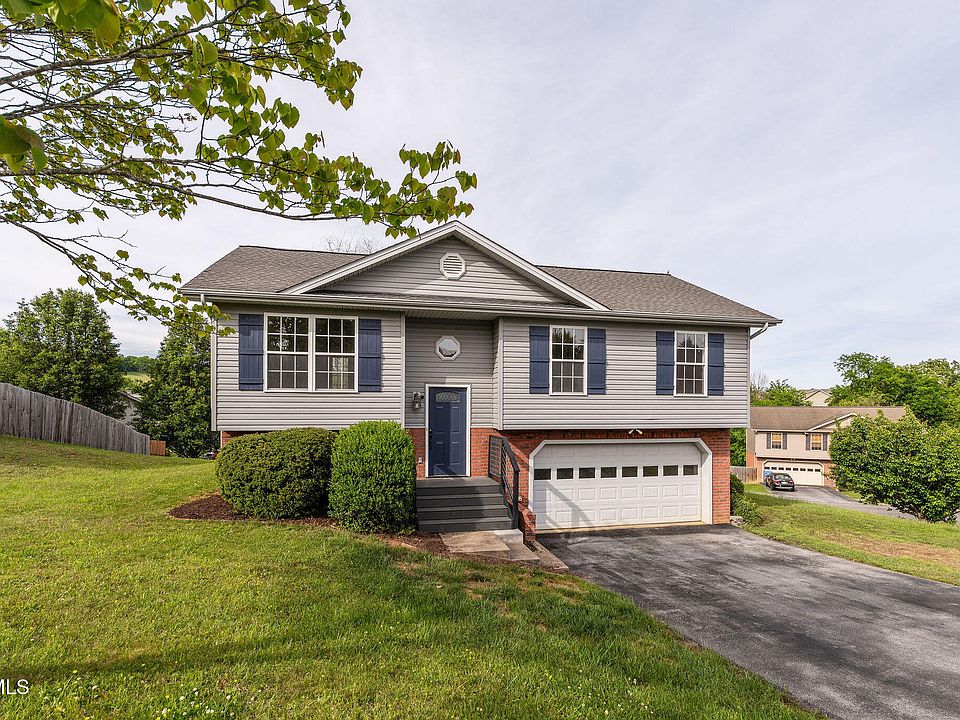 1st image of 26 Mountain Creek Ct