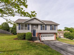 26 Mountain Creek Ct, Jonesborough, TN 37659