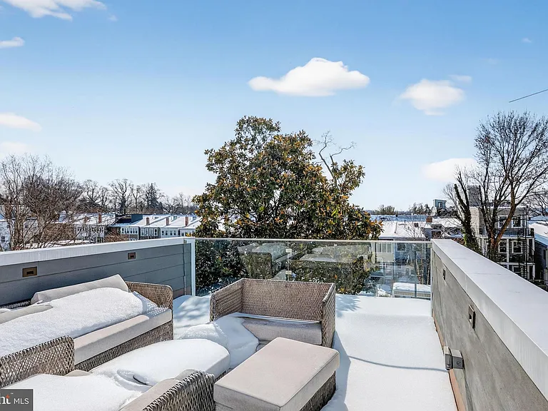 32 Adams St NW — Photo 45
