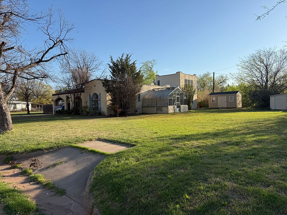 1st image of 119 Lakewood Dr