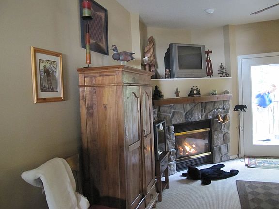 Living Room F/P area