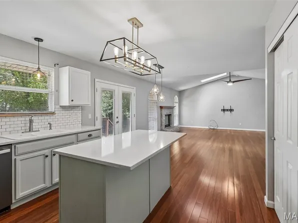 25 Folk Art Ct, O'Fallon, MO 63366
