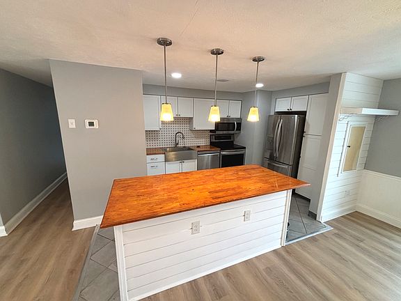 4th image of 5671 Gilmore Dr