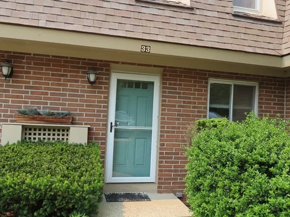 33 Walcott St #33, Hopkinton, MA 01748