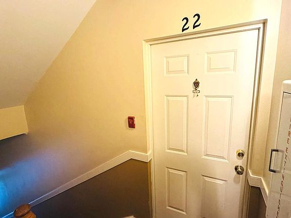 4th image of 385 Pleasanton Rd #B22