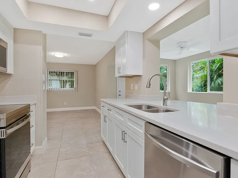 2958 Dundee Dr — Photo 33