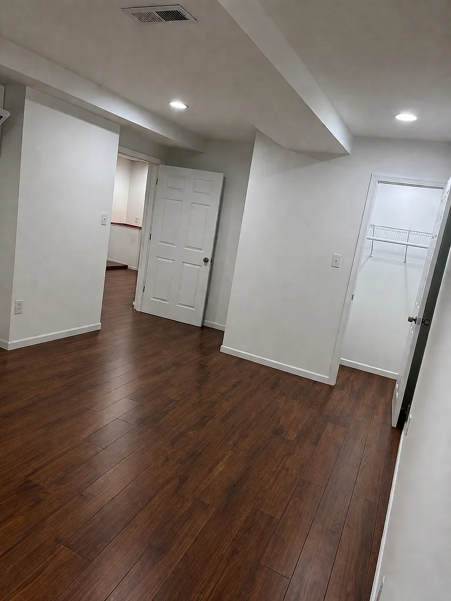 Building Photo - Blake Ln