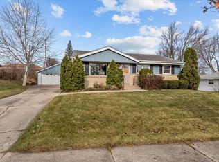 N84W14634 Schlafer Dr, Menomonee Falls, WI 53051