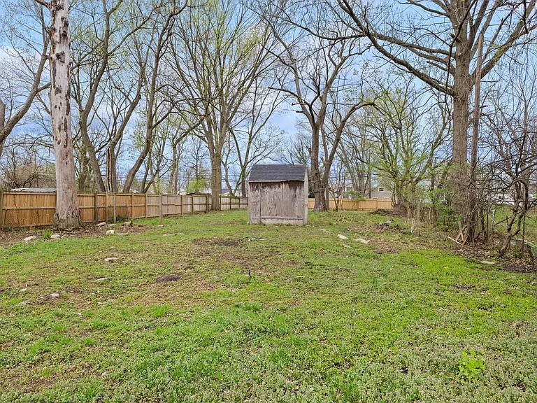 2707 Woodland Ave — Photo 26