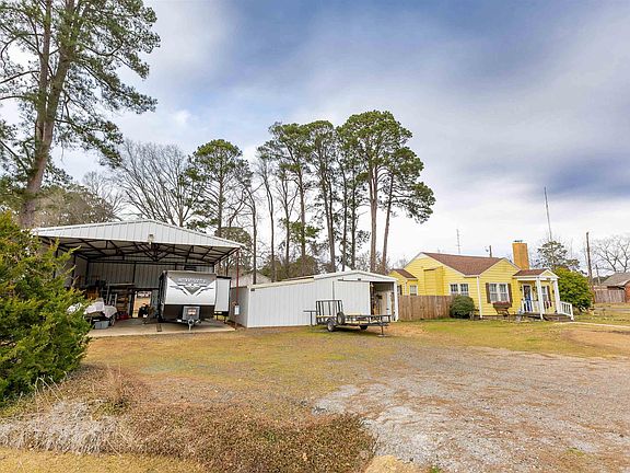 5th image of 302 W Main St