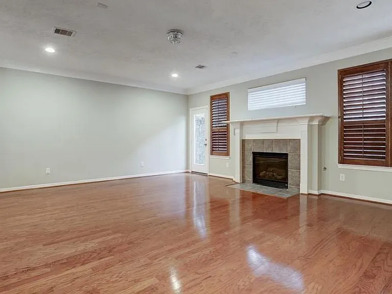 1625 Knox St — Photo 10