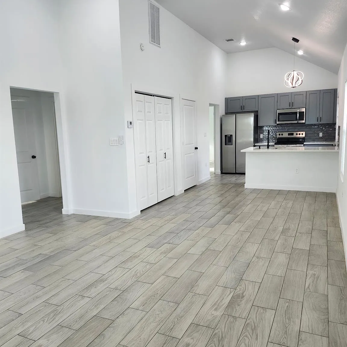 3 bed, 2.0 bath, 1230 sqft, $1,500 — Photo 3