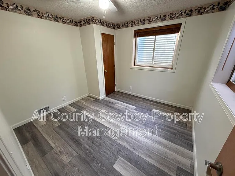 759 Crow Creek Rd — Photo 14