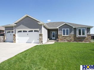 9522 Yellow Pine Rd, Lincoln, NE 68505