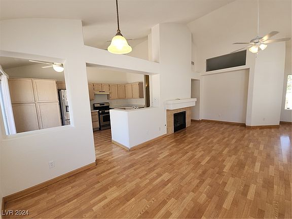 5th image of 88 Paradise Pkwy