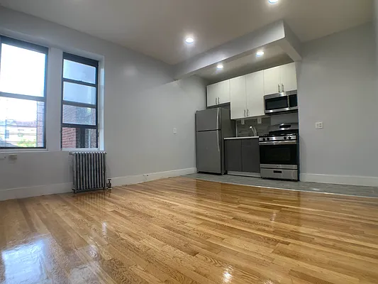 Rented by Premier One Realty LLC | media 8