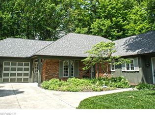 10870 Fawn Meadow Ln, Strongsville, OH 44136