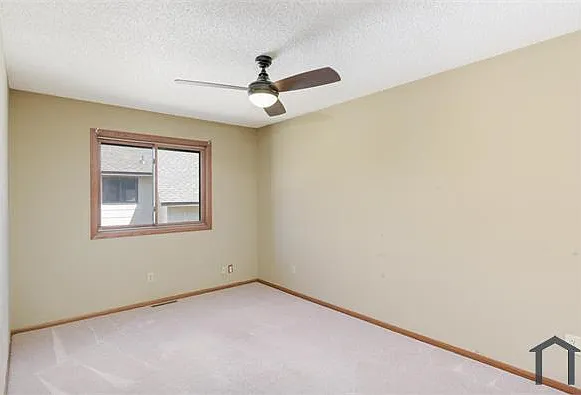 5 bed, 2038 sqft, $3,580 — Photo 3