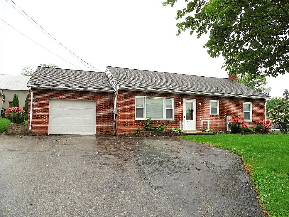 2 bed, 1026 sqft, $1,650 — Photo 2