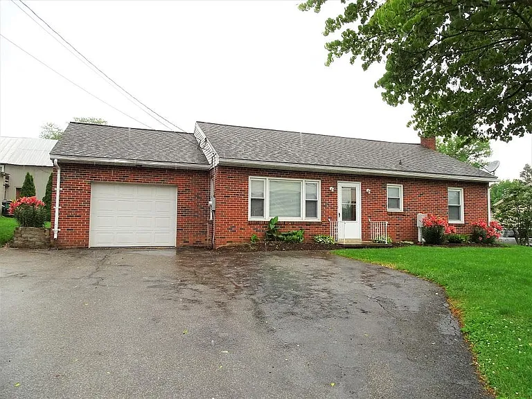 8 S Farmersville Rd — Photo 2