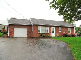 8 S Farmersville Rd, Leola, PA 17540