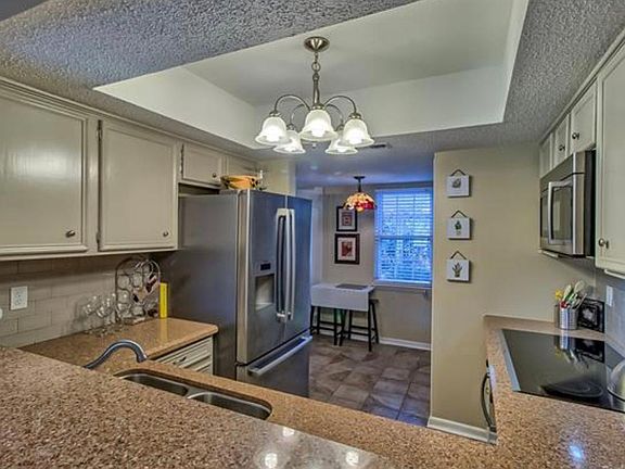 3rd image of 7823 Davinci Ln