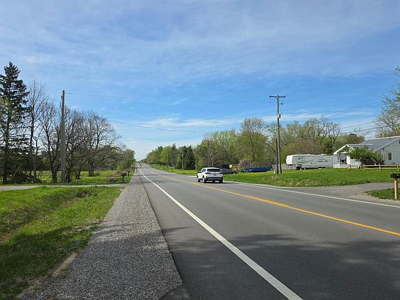 4th image of 4214 N Linden Rd
