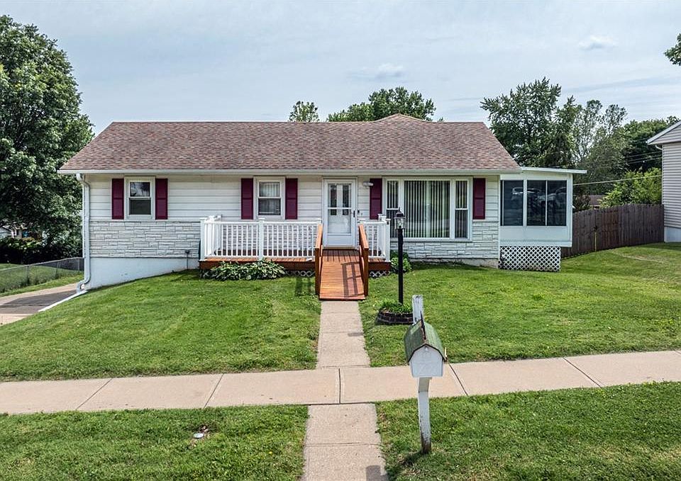 1st image of 3016 Mayfair Dr
