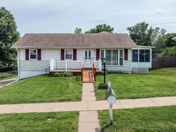 3016 Mayfair Dr, Saint Joseph, MO 64506