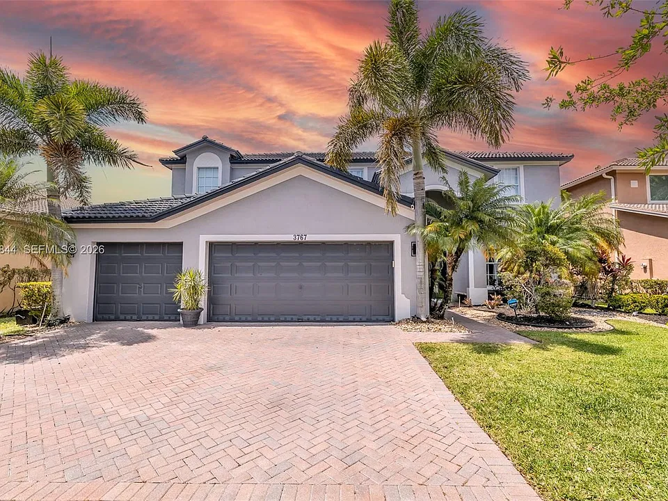 3767 W Gardenia Ave