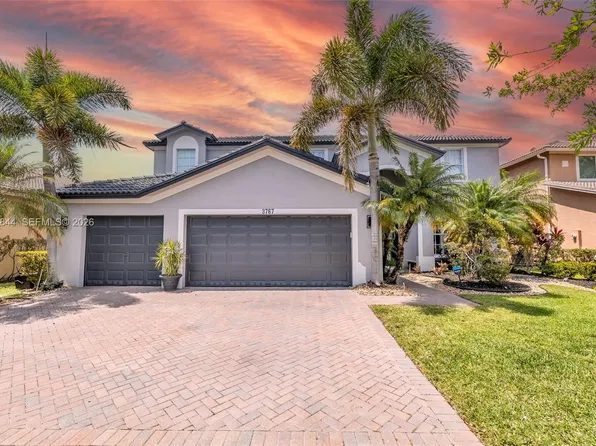 3767 W Gardenia Ave, Fort Lauderdale, FL 33332