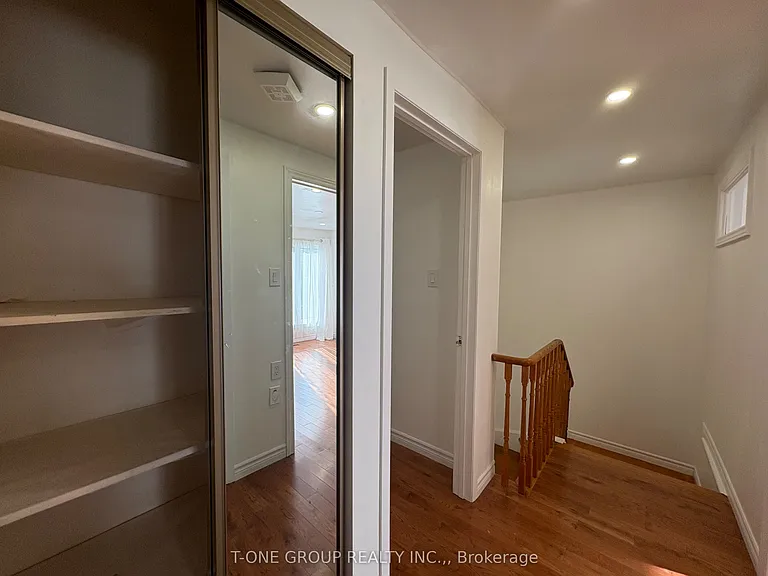49 Ambercroft Blvd — Photo 26