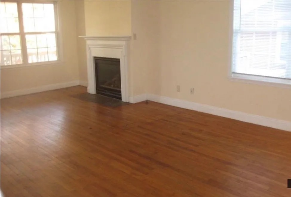 Building Photo - 2308 Highland Ave