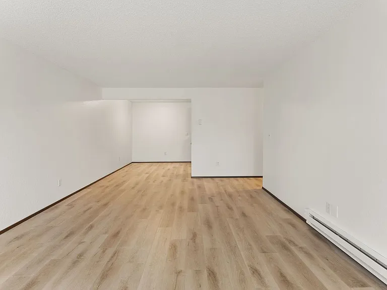 Carmel Apartments — Photo 14
