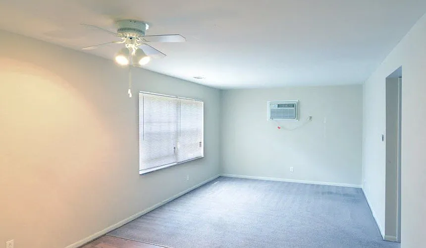 Alexander Hamilton Plaza Apartments — Photo 3