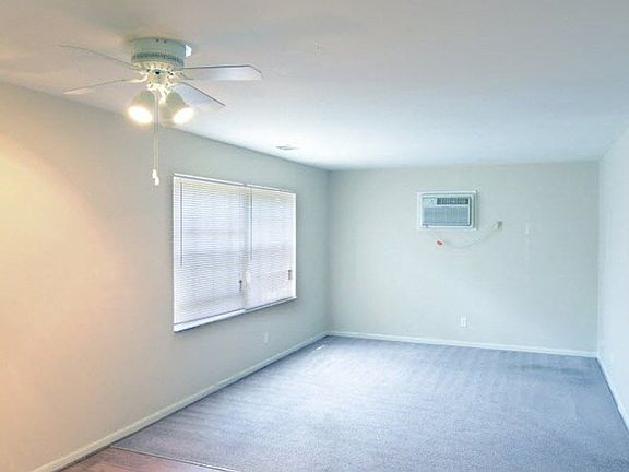 3rd image of 496 Hamilton Rd #49814