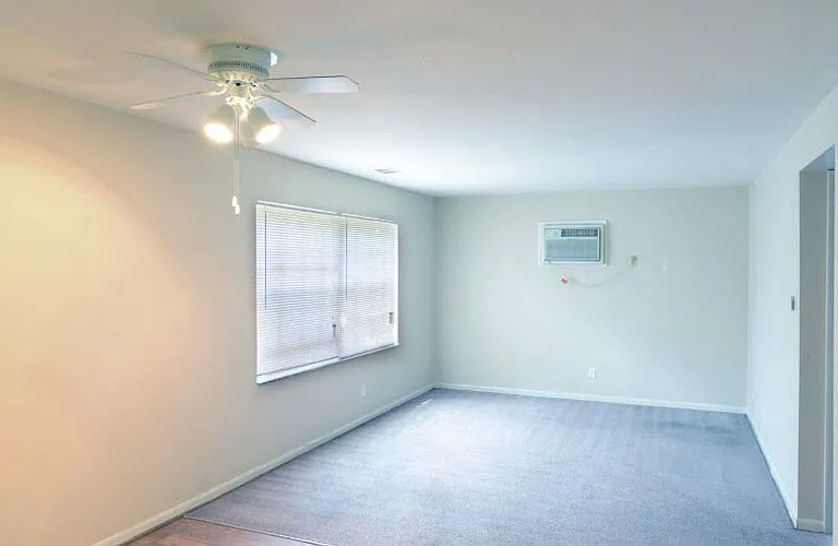 Alexander Hamilton Plaza Apartments — Photo 3