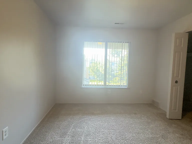 Prentiss Pointe Apartments — Photo 81