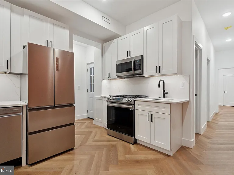 1438 Tasker St #1 — Photo 3