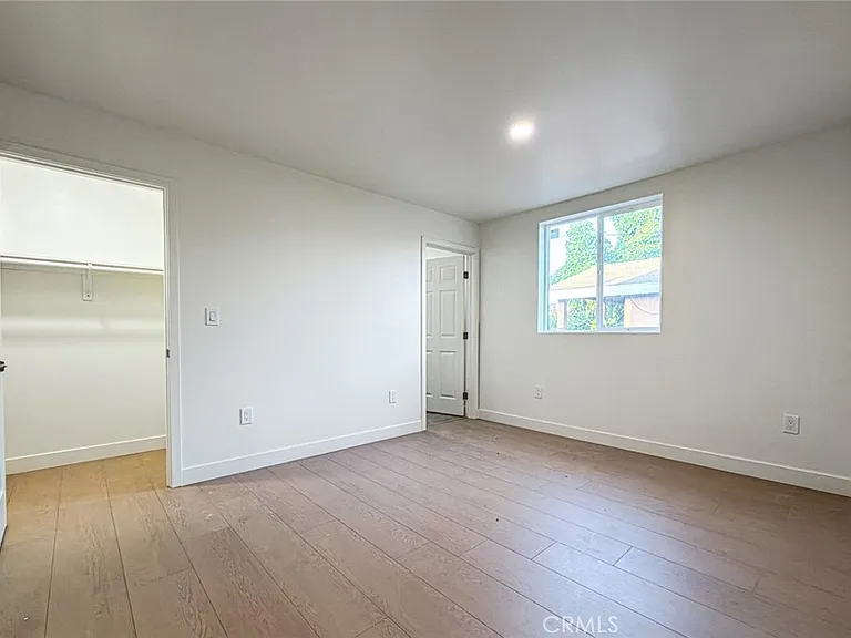 2120 E 92nd St — Photo 13
