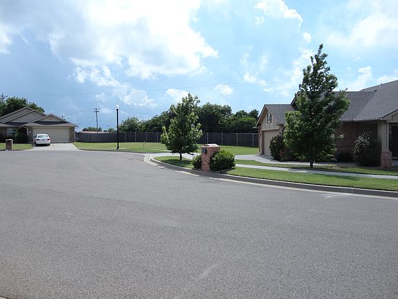 5th image of 3012 Yosemite Dr