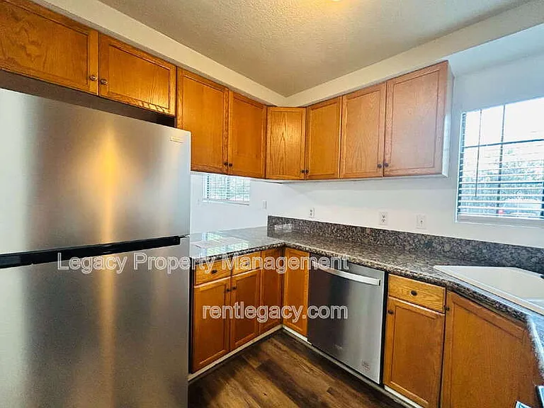 7445 Auburn Oaks Ct #K — Photo 8