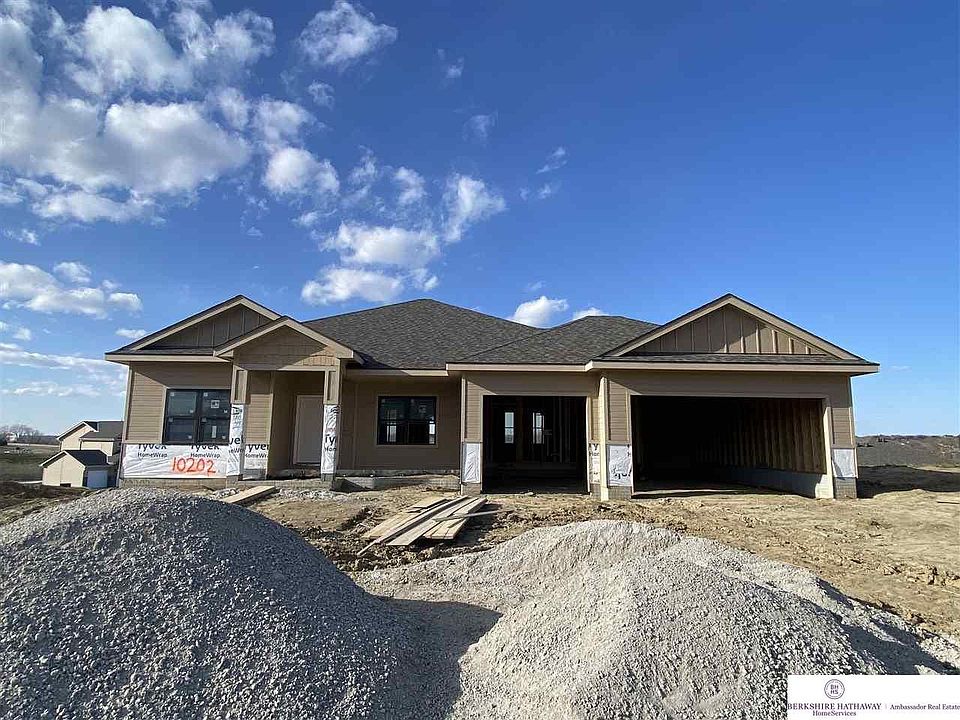 2nd image of 10202 Longshore Ave