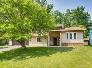 2723 Innsbruck Dr, New Brighton, MN 55112