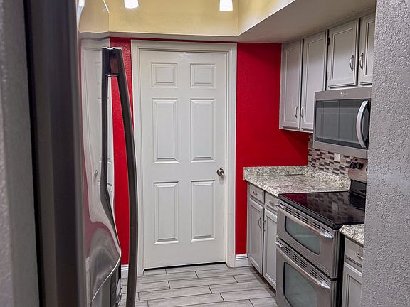 3rd image of 1464 W La Jolla Dr