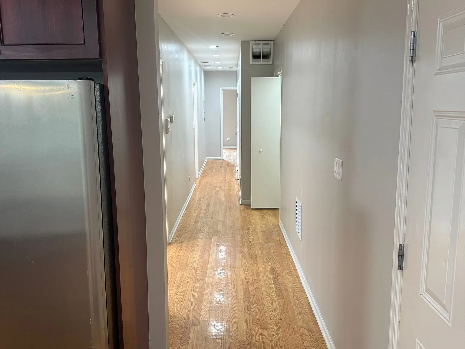 3 bed, 2.0 bath, 1400 sqft, $1,900 — Photo 3